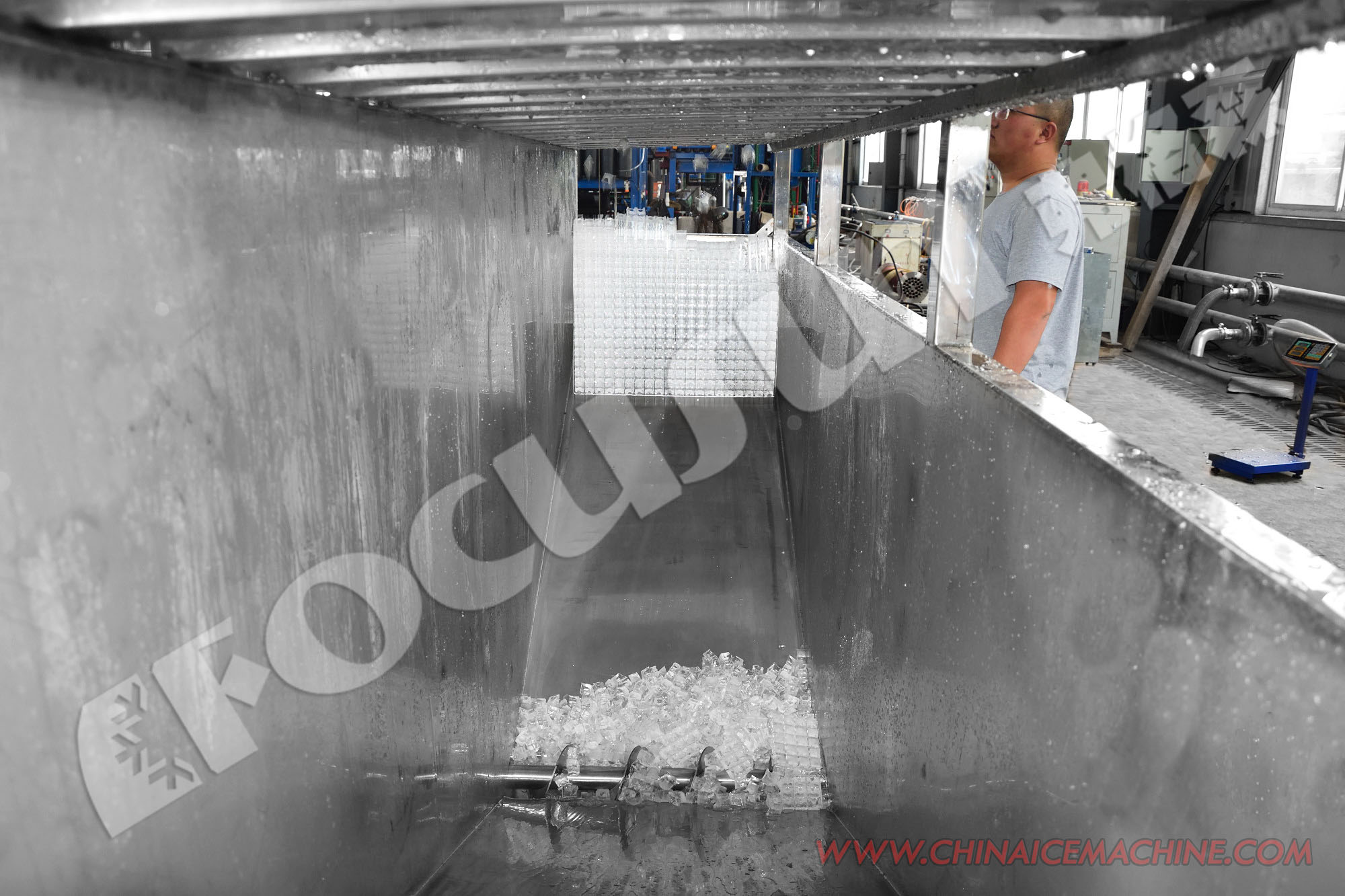 Commercial Cube Ice Maker Machine with Transparent Design and Automatic Operation
