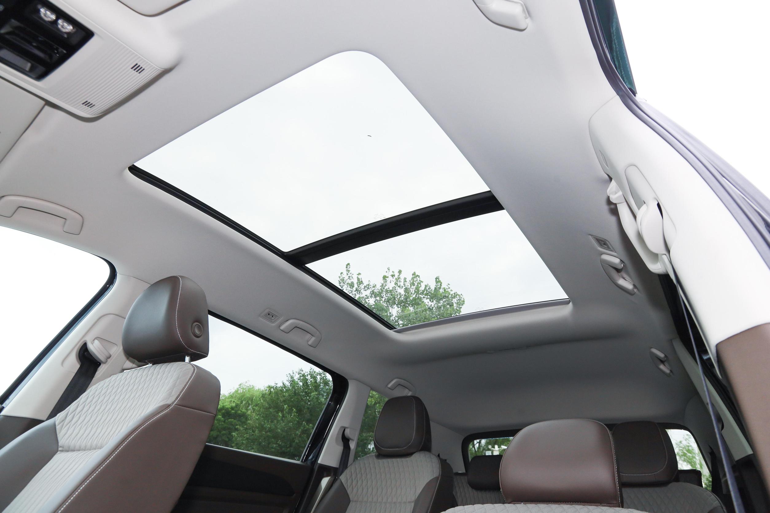 2024 Gasoline Car 2.0T 380T Engine 7 Seats MPV Leather R18 Tire Size Left Adults Electric Driver's Seat Adjustment