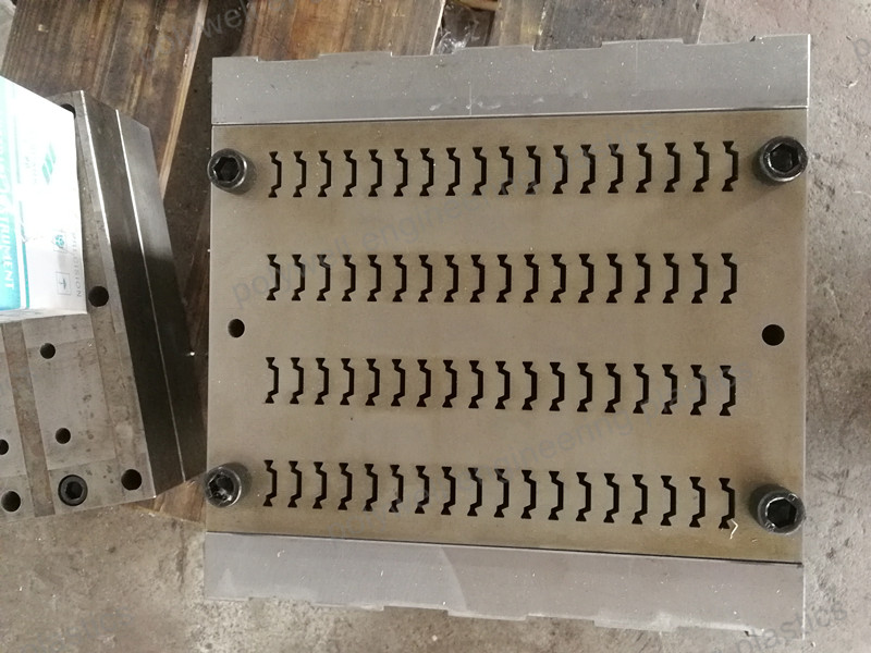 PA66 Plastic Extruding Moulding Dies for Thermal Break Strips Extruder Mold