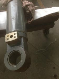 Quality 14563959 volvo EC240B bucket cylinder volvo hydraulic cylinder spare parts wholesale