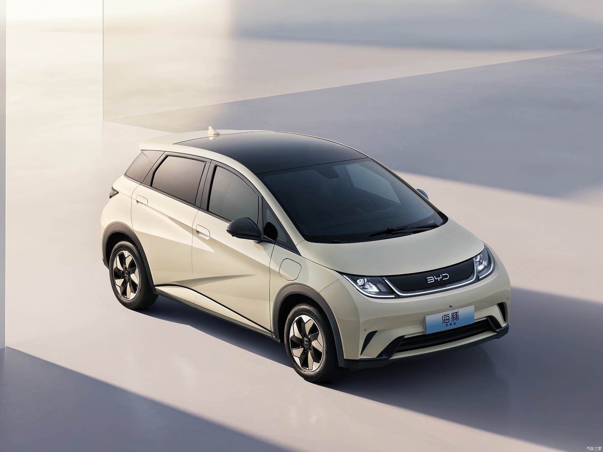 2025 BYD Dolphin, EV range increased to 520KM, configuration upgraded, price unchanged