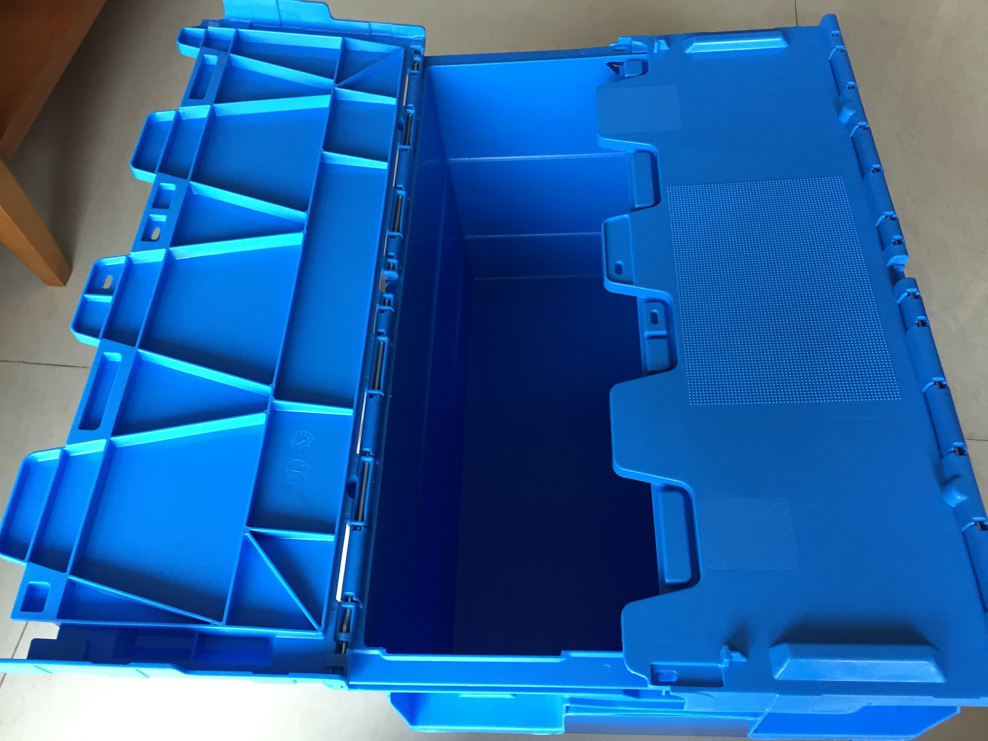 Large Plastic Nesting Storage Totes Attached Lids Customized Color