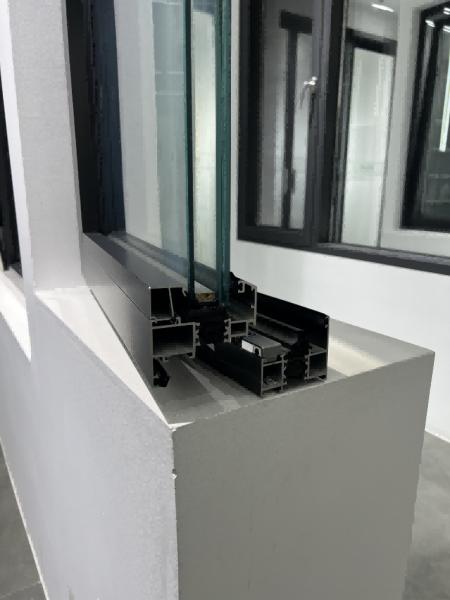 Aluminium Alloy / Tempered Glass White Casement Windows 90 Degree Right Opening