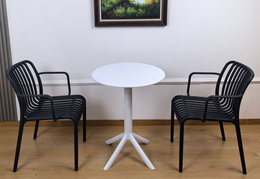 Retro Plastic Patio Dining Chairs Stackable Bistro Armchair High Back