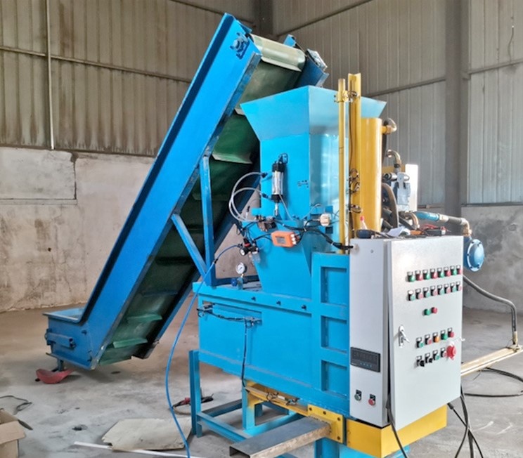 10% Off Discount Automatic Wood Shaving Baler for Animal Bedding Long Service Life
