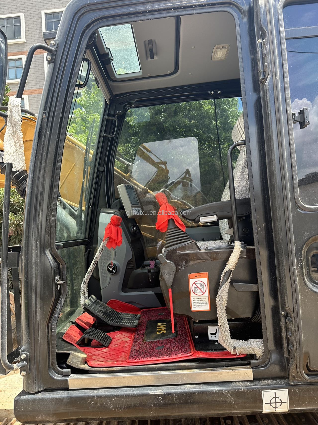 USED 13 TON EXCAVATOR SANY 135 CHINA MADE EXCAVATOR SANY ORIGINAL SANY 135 WITH CHEAP PRICE