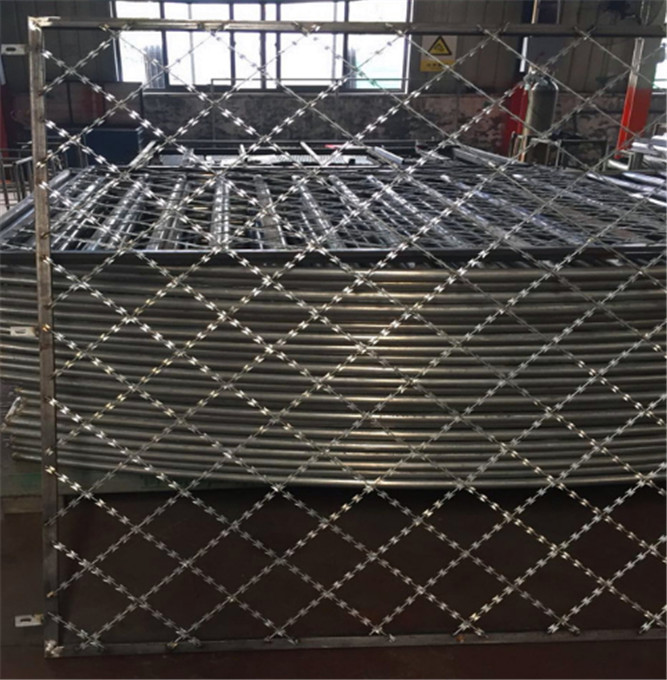 Galvanized BTO-22 Welded Razor Wire Mesh with 75x150mm Aperture Mineral fences