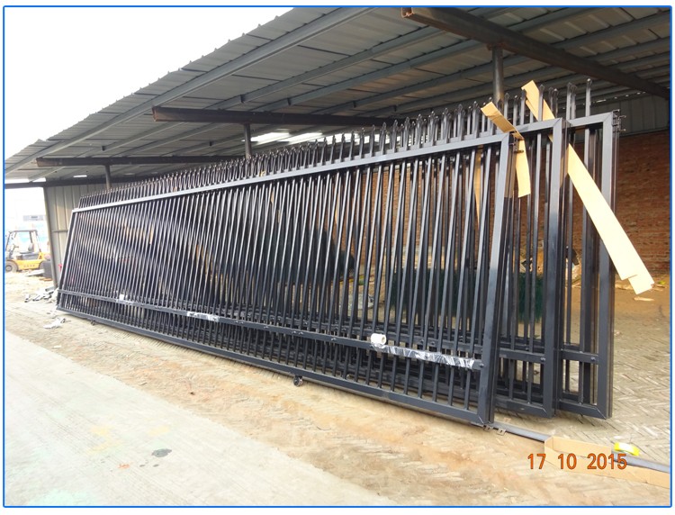 tubular fence panels.jpg