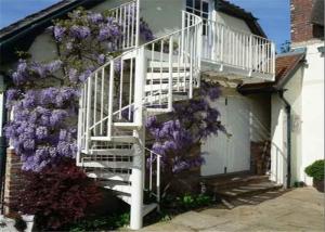 Quality Contemporary Galvanized Modern Spiral Staircase Space Saving Outdoor wholesale