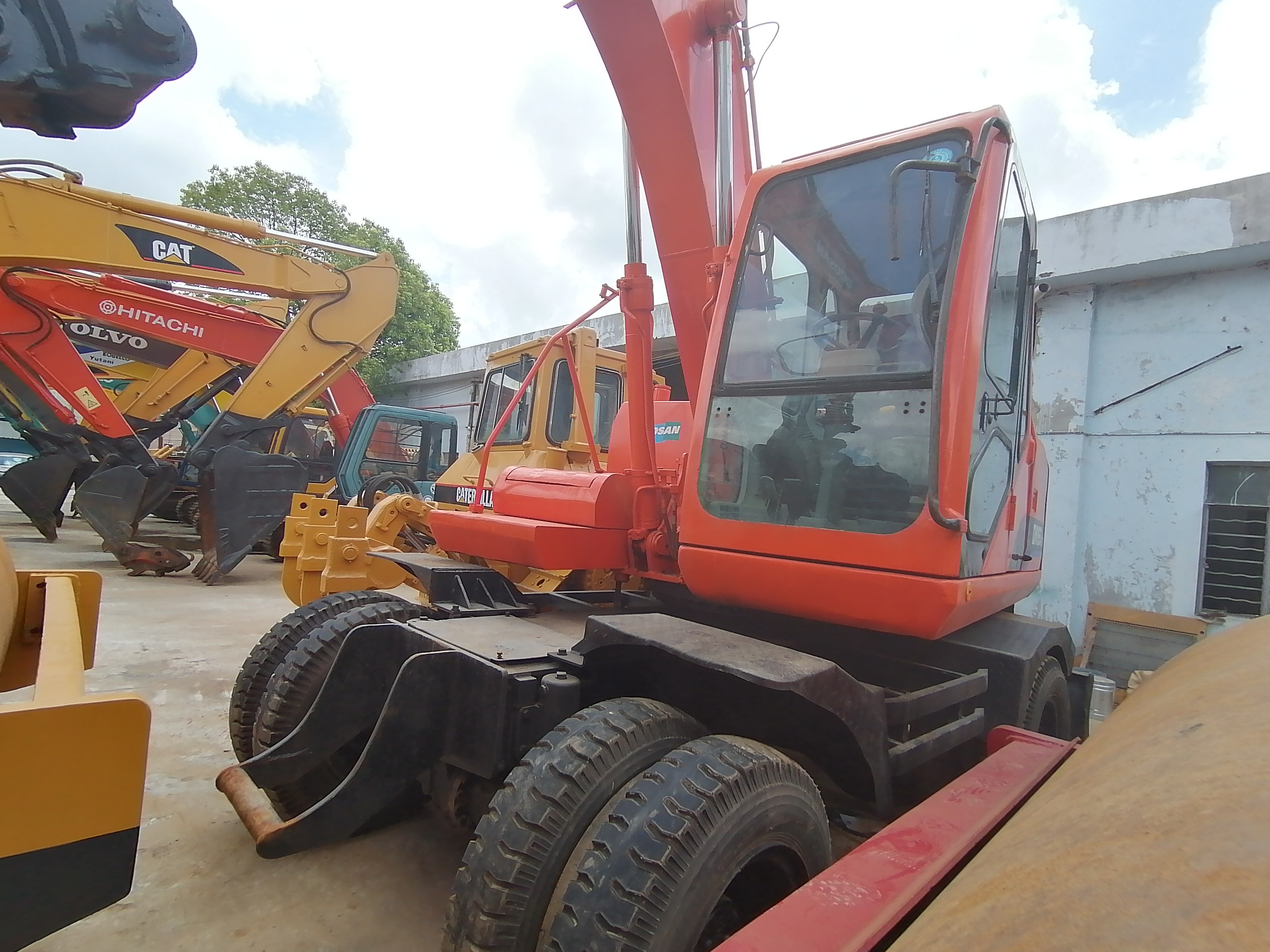 Ready for work and experienced used Korea Used excavator DH150W-7 in a good condition