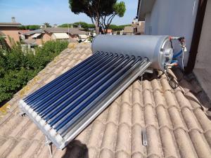 Quality T/P Valve and Bracket Included 200L High Pressure Solar Water Heater for Roof Top wholesale