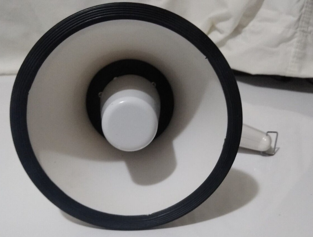 120dB Lithium Battery Powered Megaphone Voice Changer Record Voice 70Hz To 20KHz
