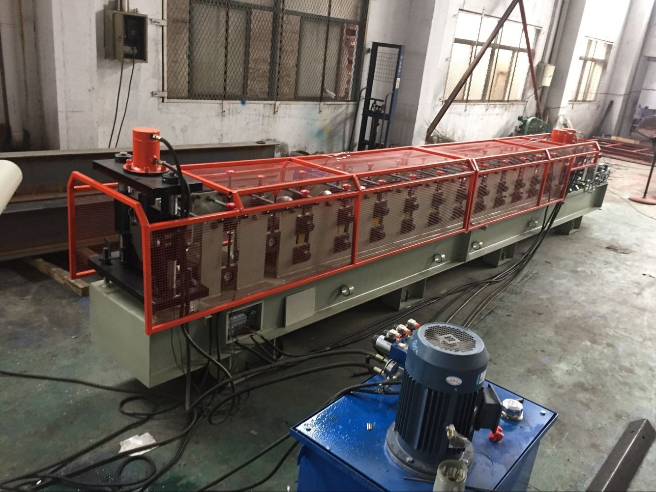 Galvanized Steel CZ Purlin Roll Forming Machine Hydraulic Hole Punching