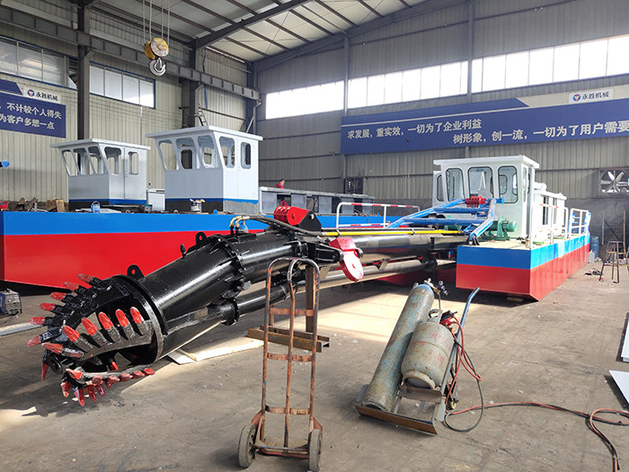 100 Cbm/H 8inch Hydraulic Mud Dredging Boat 16kw With A Blue Color For River Dredging