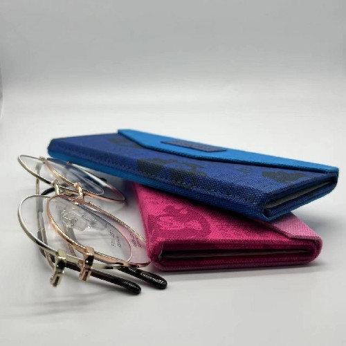 Foldable Triangular Metal Eyewear Case Fasionable Interior Velvet Resist Compression