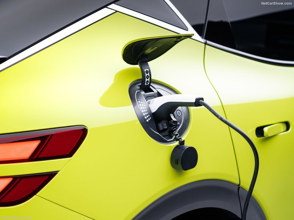 Genesis GV60 Upmarket All Electric Family Car With 76.4kwh Battery 350Nm Of Torque Boost & Drift Model