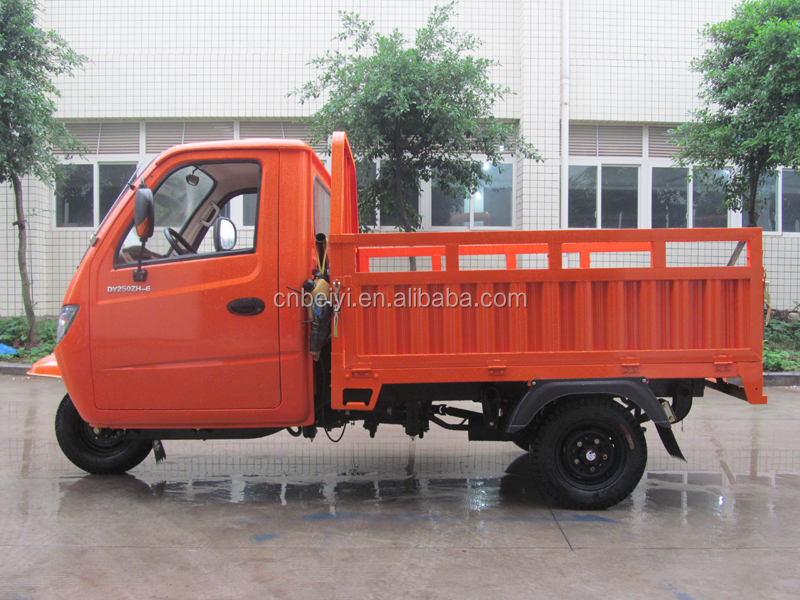 1000W Enclosed Cabin Cargo 3 Wheel Motorcycle Tricycle with Front Drum Rear Drum CDI