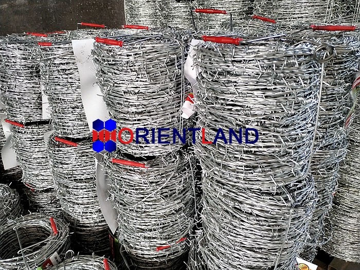 2.0mm Double Twist Barbed Wire 200m Barbed Wire Fencing 5inch Barb Spacing