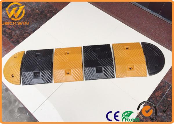 Reflective Temporary Rubber Speed Bump , Security Residential Heavy Duty Speed