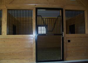 Quality Modular 2 4 Horse Stall Fronts Kits With Latches Feeders Powder Coated Surface wholesale