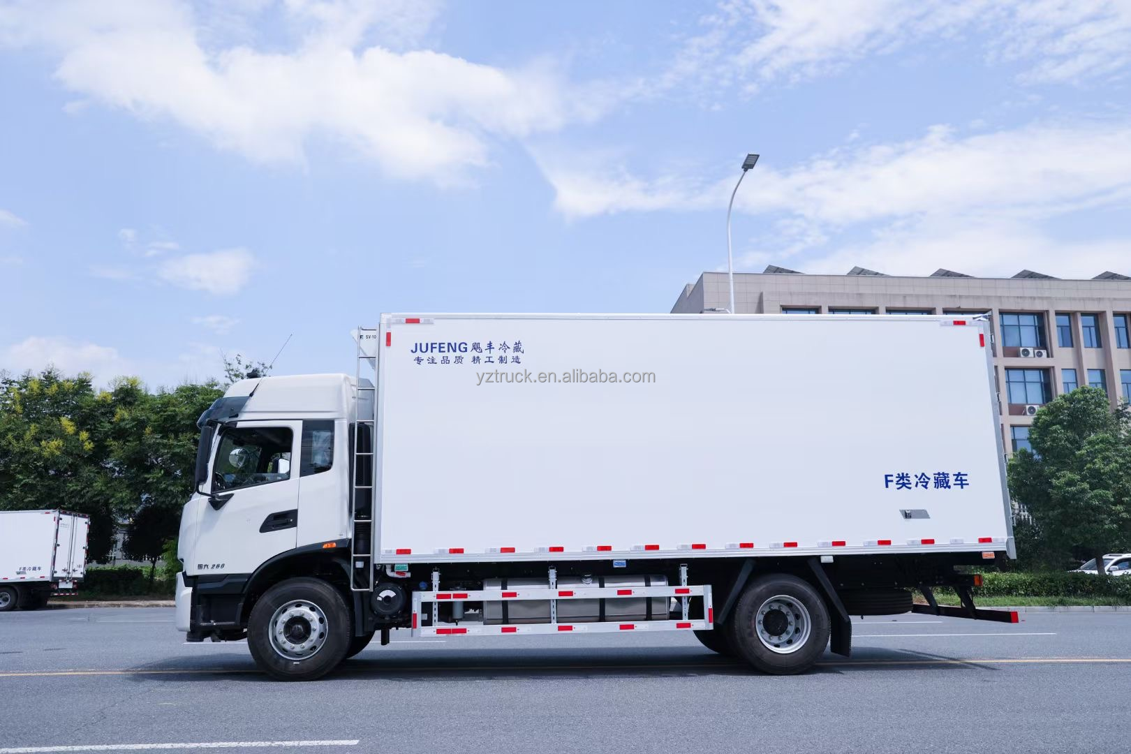 11-20T Cummins Manual Fast Automatic Camera Refrigeration Truck Left Van Euro 6 4x2 Dongfeng Used