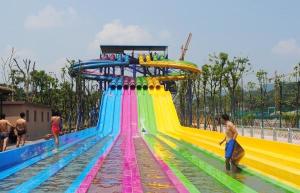 Quality Adult Water Park Equipment / Outdoor Playground Water Slide Customized Size wholesale