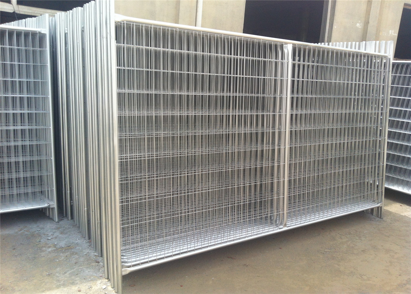 Portable Crowd Control Barriers , Temporary Barricade Fence 2100mm X 2400mm
