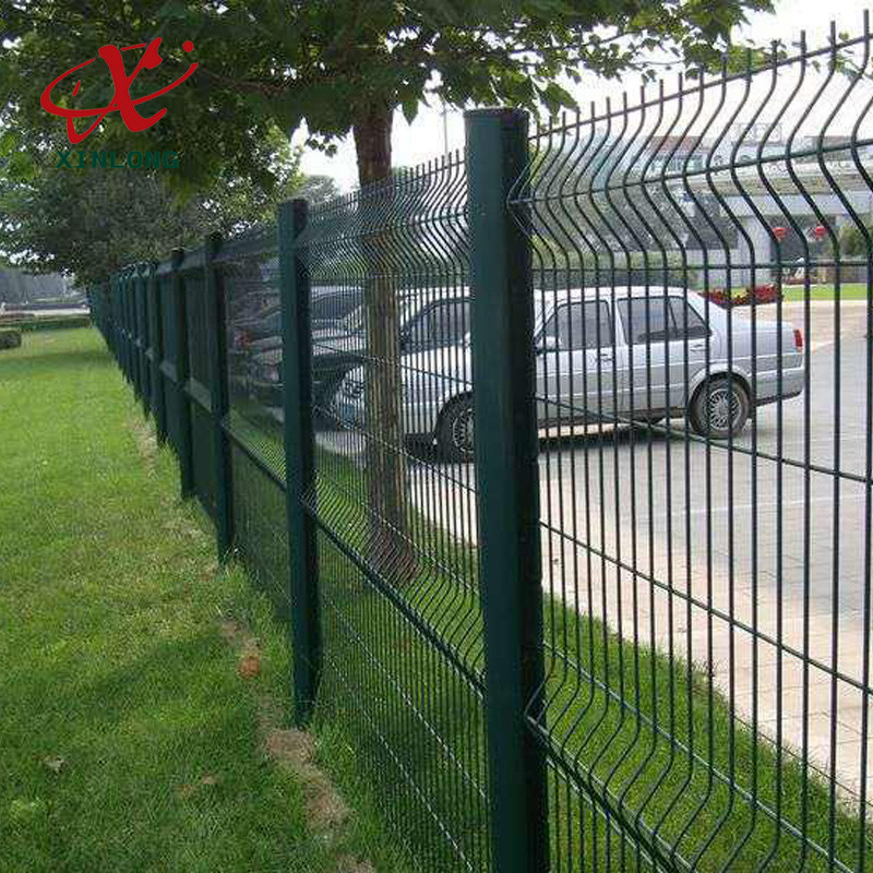 200*50mm Wire Mesh Fence PVC Coated 3D Curved For Farm 0.635m-2.435m Length