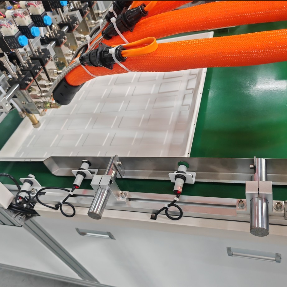 6 Heads Hot Melt Glue Dispensers 220 - 380V Hot Melt Adhesive Dispensing Equipment 3500W