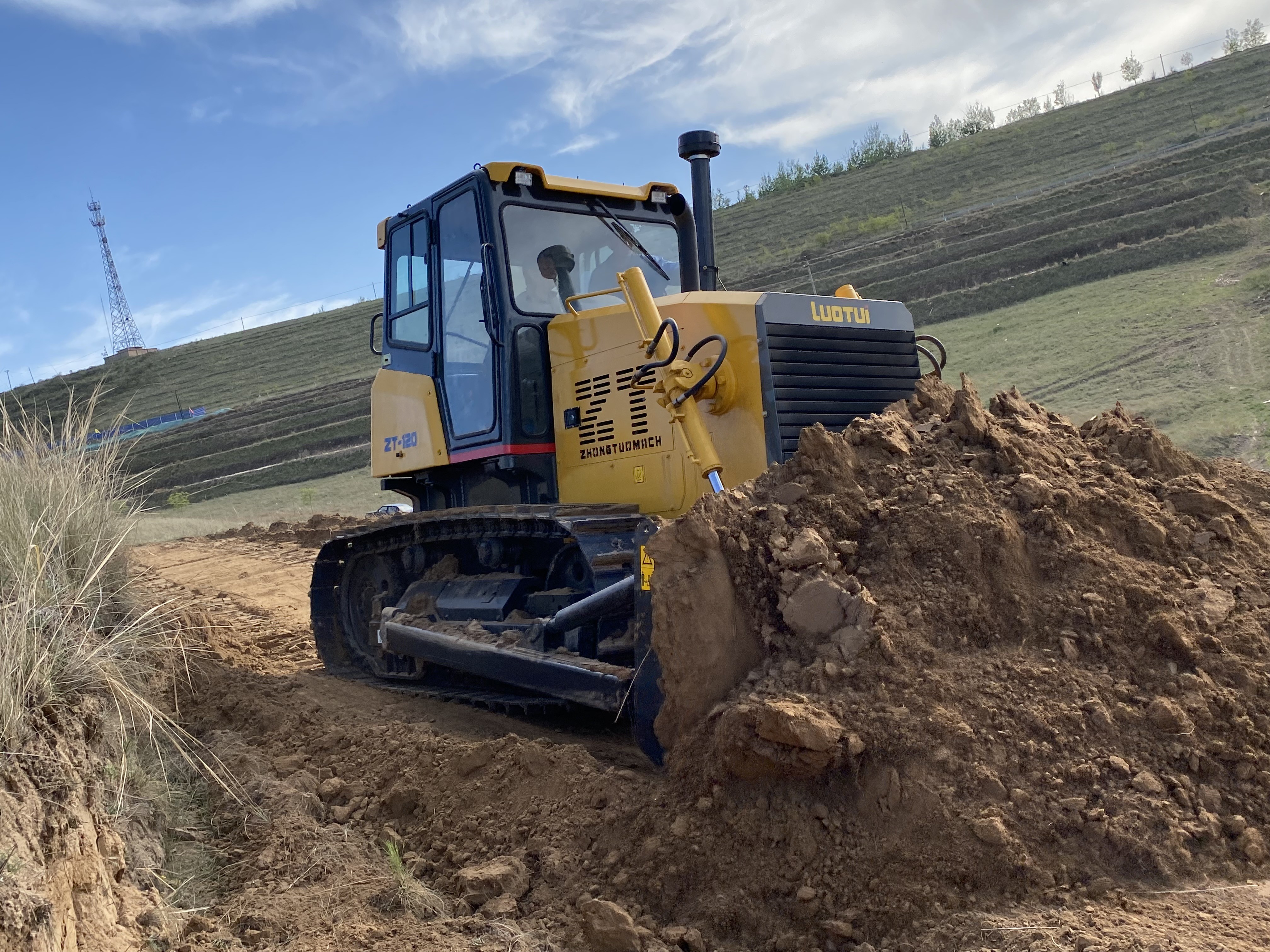 Farm Mini Tracked Dozer G120 120HP With China YTO Engine Similar D6 D7 D8