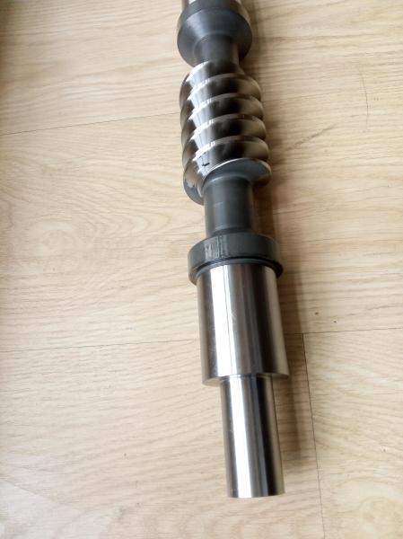 697mm Outer Diameter Double Reduction Worm Gear Reducer For Heavy Load