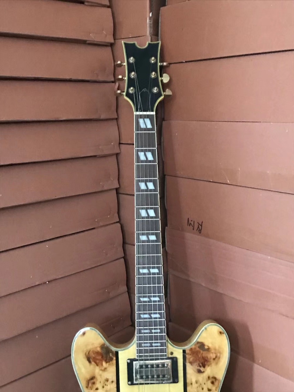New High quality Archtop guitar jazz electric guitar bigsbys tremolo hollow body guitar