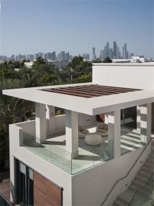 Quality Customizable Frameless Glass Railings Flooring Mounted Easy Installation wholesale