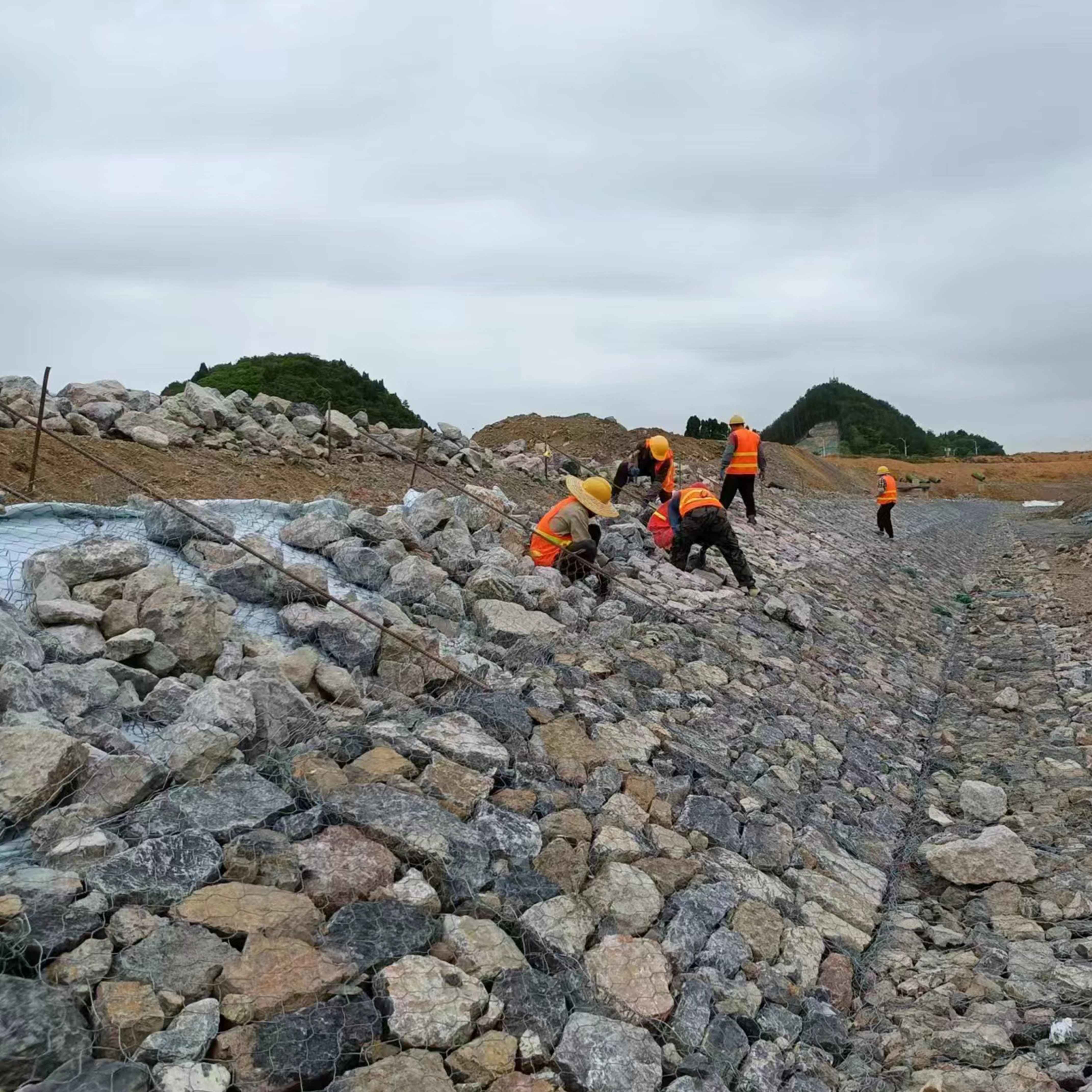 Modular Gabion Basket Systems Double Twist PVC Coated Wire For Erosion Control Civil Engineering