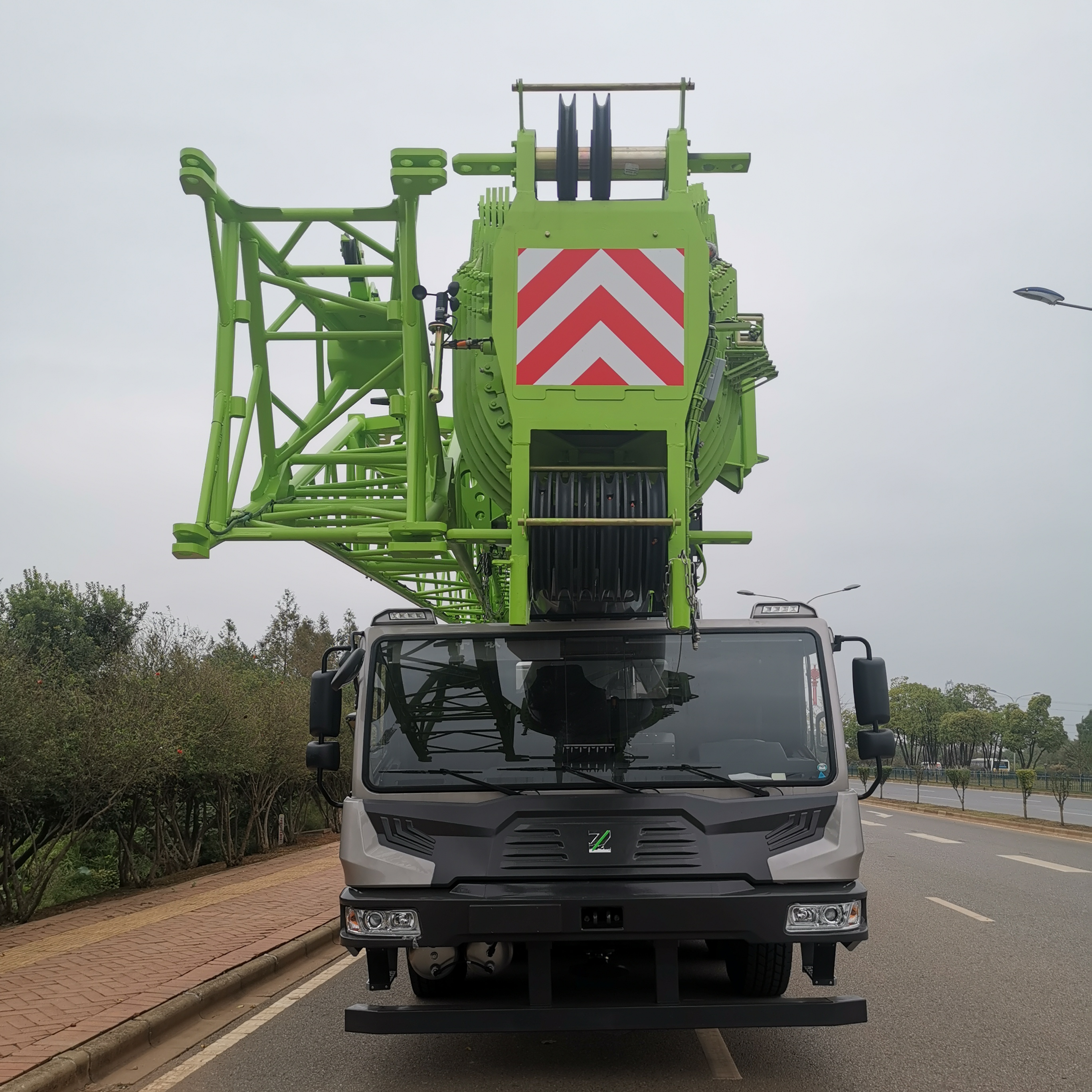 100 Ton ZOOMLION Hydraulic Used Truck Crane The Essential Equipment for Construction