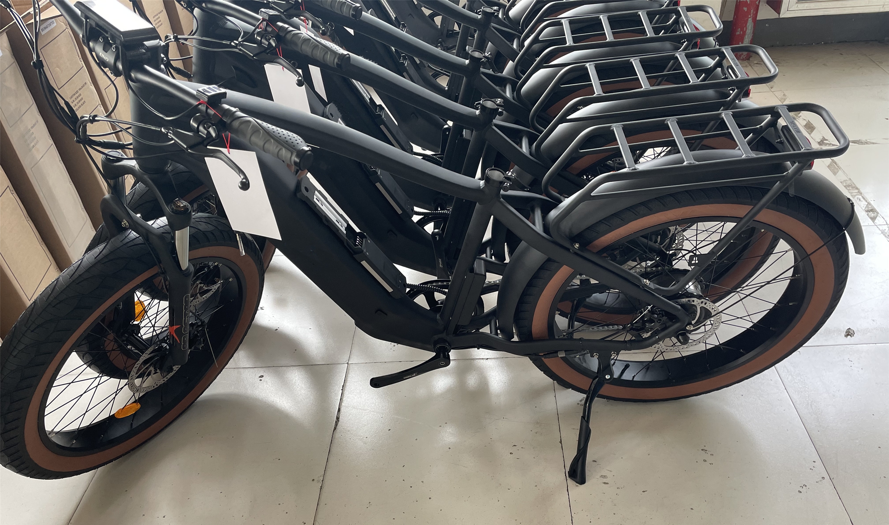Adult Electric Mountain Bike 26 Inch 48V 1000W Motor Lang Range Aluminium Alloy Ebike