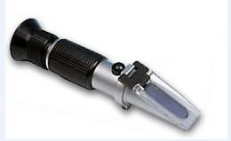 Quality Optical Hand Held Salinity Refractometer High Precision Measurement wholesale