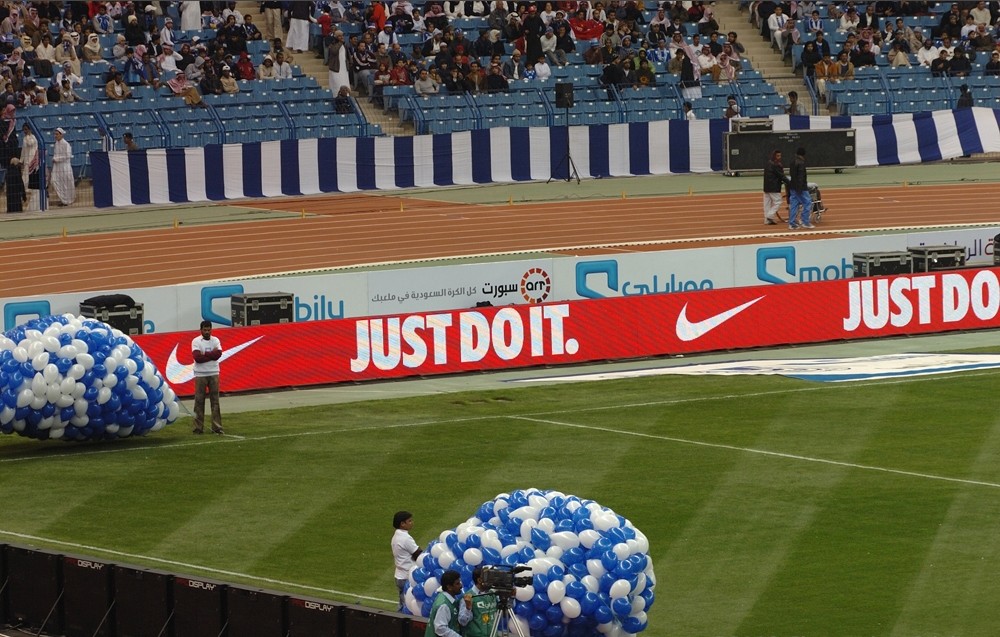 Giant Stadium Perimeter LED Screen Waterproof Outdoor LED Display Board For Full Color Video