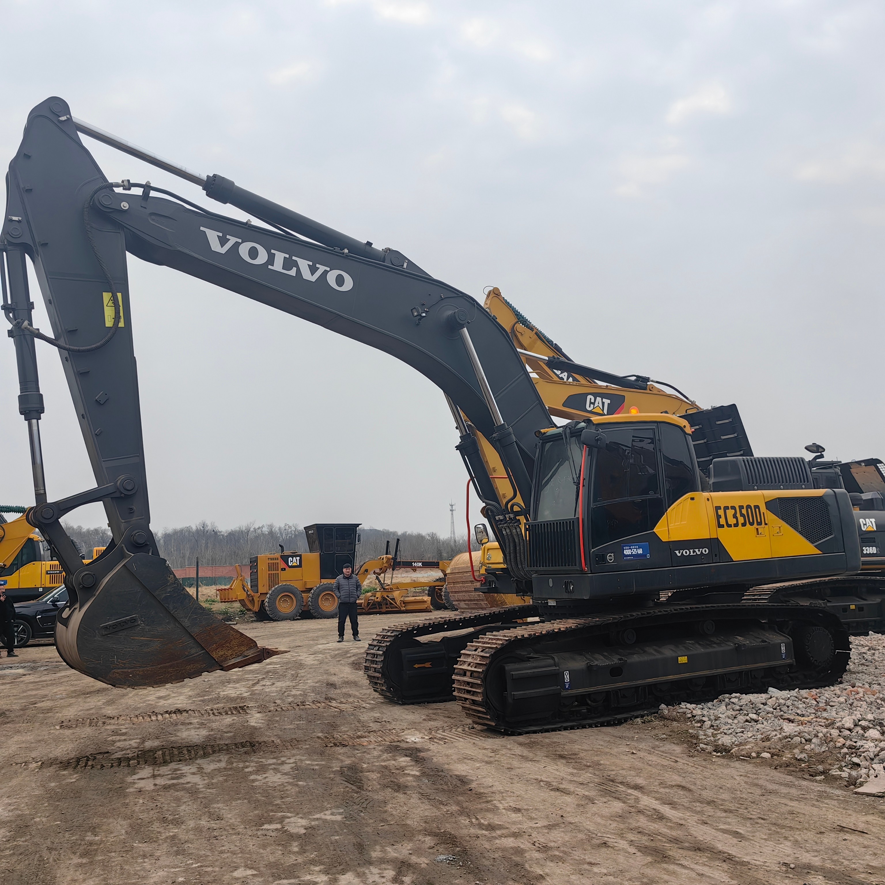 Used Large Machine Digger Volvo Ec350 Engineering Construction Heavy Excavator 36Ton