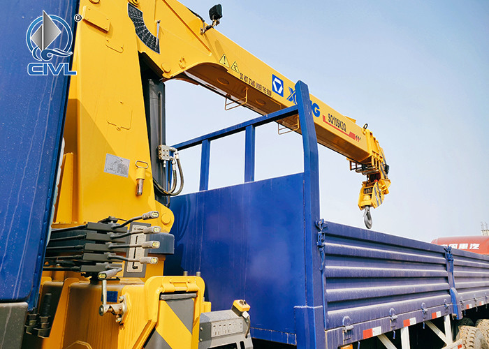 HOWO 6X4 Sidewall Cargo Truck Mounted Crane Blue Colour With 10 Tons Straight Boom