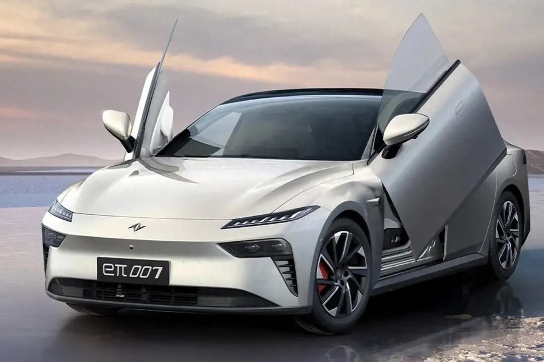 Experience the Future of Driving with Dongfeng e 007 2024 Hybrid/Electric Car 5 Seats Luxury Hatchback Ev Energy Vehicle