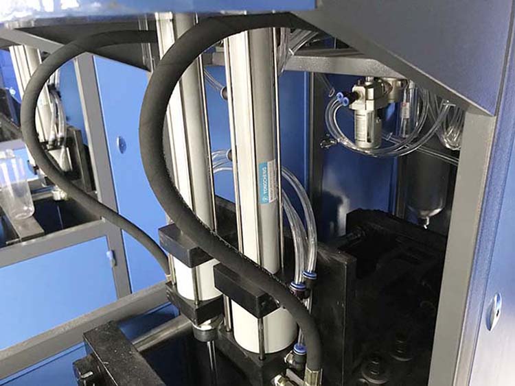 Semi Automatic Pet Bottle Blow Molding Machine 5000 ml Bottle Volume with Design