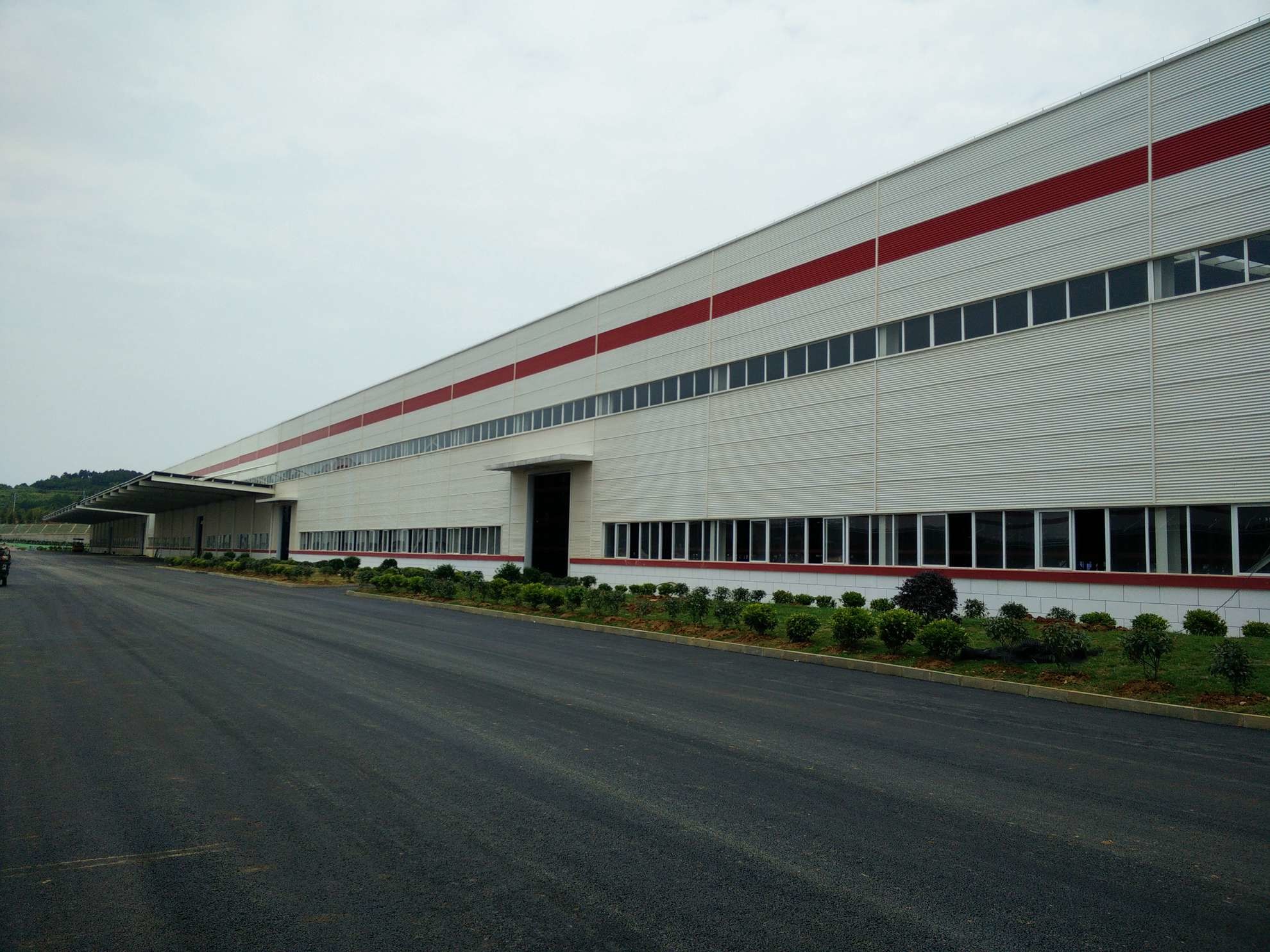 Galvanizing Prefabricated Industrial Facility Spacious Construction Steel Structure Workshop