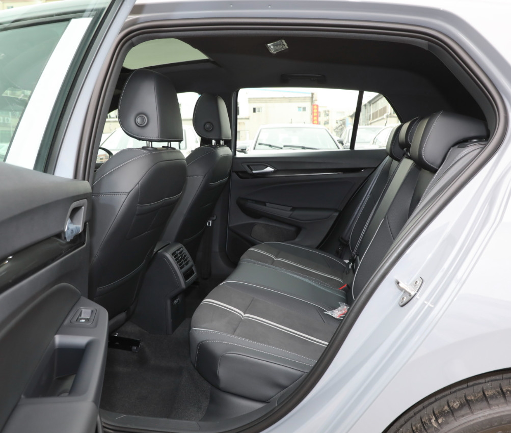 Volkswagen VW Volkswagen Golf 2023 200TSI Compact Hatchback Car 5 Door 5 Seats