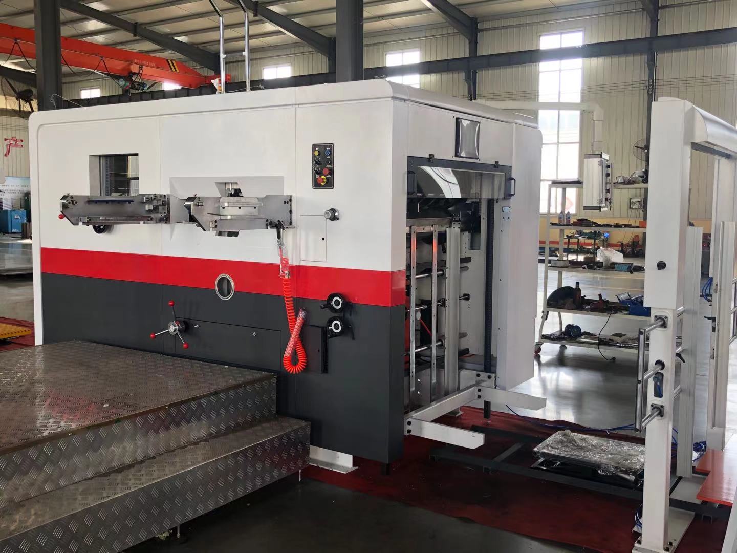 Corrugated Box Die Cutting and Creasing Machine Customizable for Your Production Line