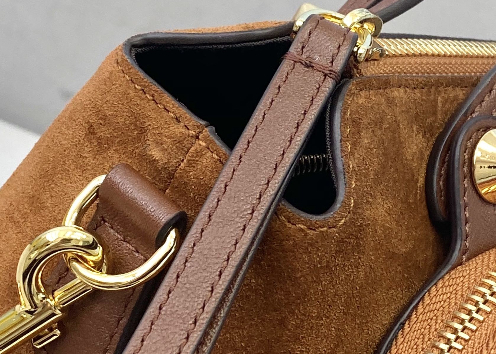 Bytheway soft cowhide genunie leather and deerskin Womens Luxury Handbag Circular pendant handbag