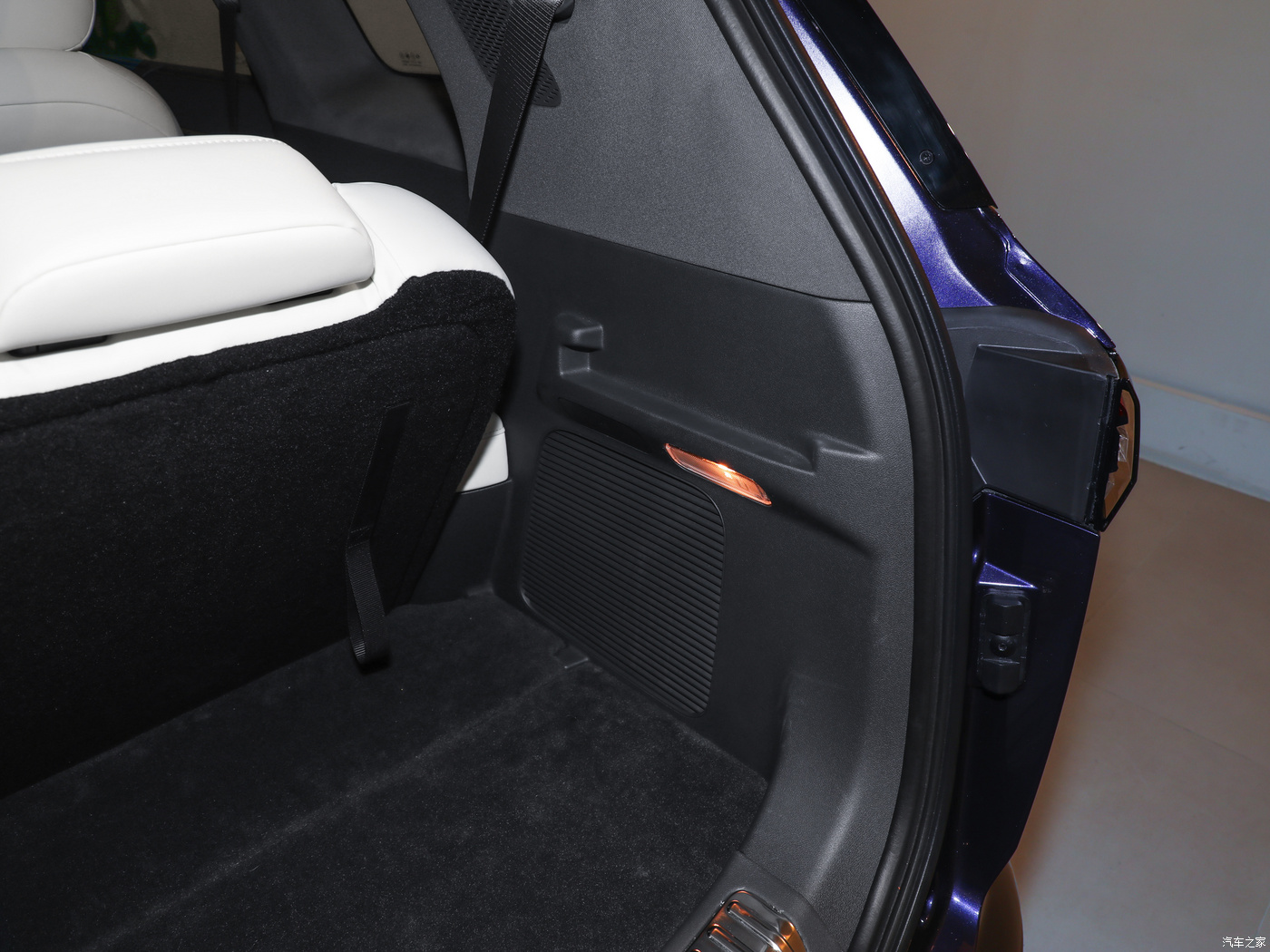 Pure Electric Car Dongfeng Yipai E008 Electric SUV Auto AWD Max Version R21 Tire Size 7seats