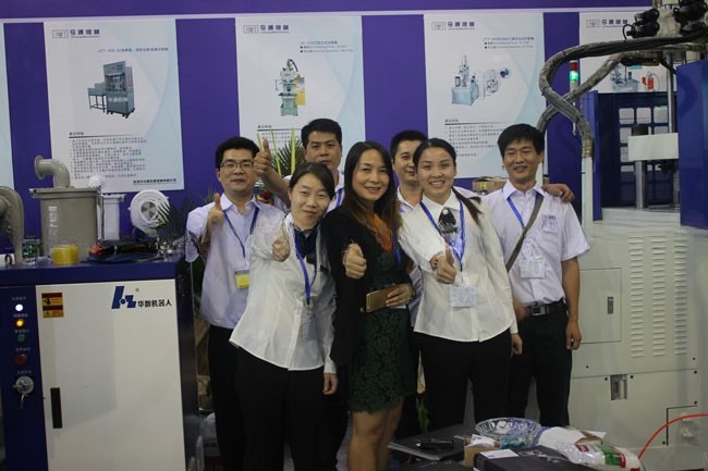 15T PVC Micro Vertical Plastic Moulding Machine For Small-Scale Production Needs
