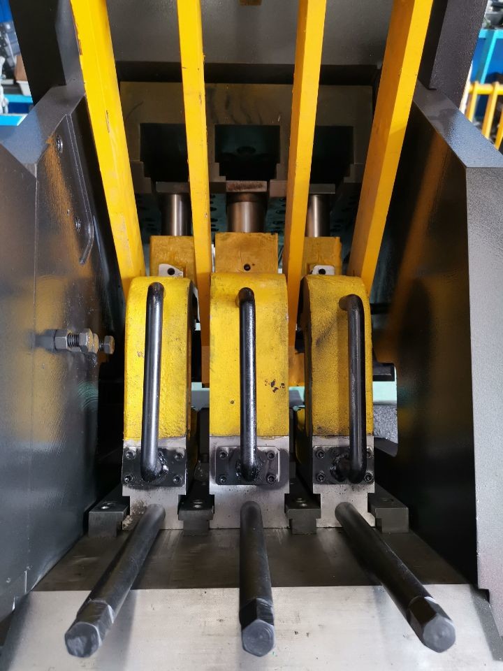 Durable CNC Angle Line Machine , Punching Angle Cutting With Long Life Time