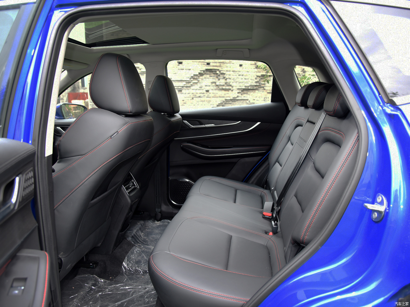 EXEED LX 2023 's Top-Selling 2.0T DCT0KM Gasoline SUV with Electric Rear Window and Fabric Seats